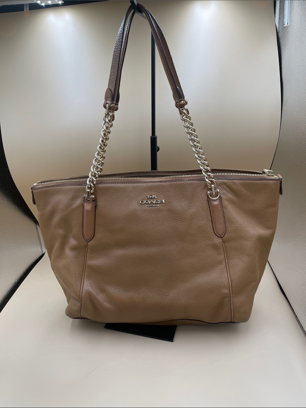 Coach Tan Pebbled Leather Chain-Handle Tote Luxury Style A2022-87775